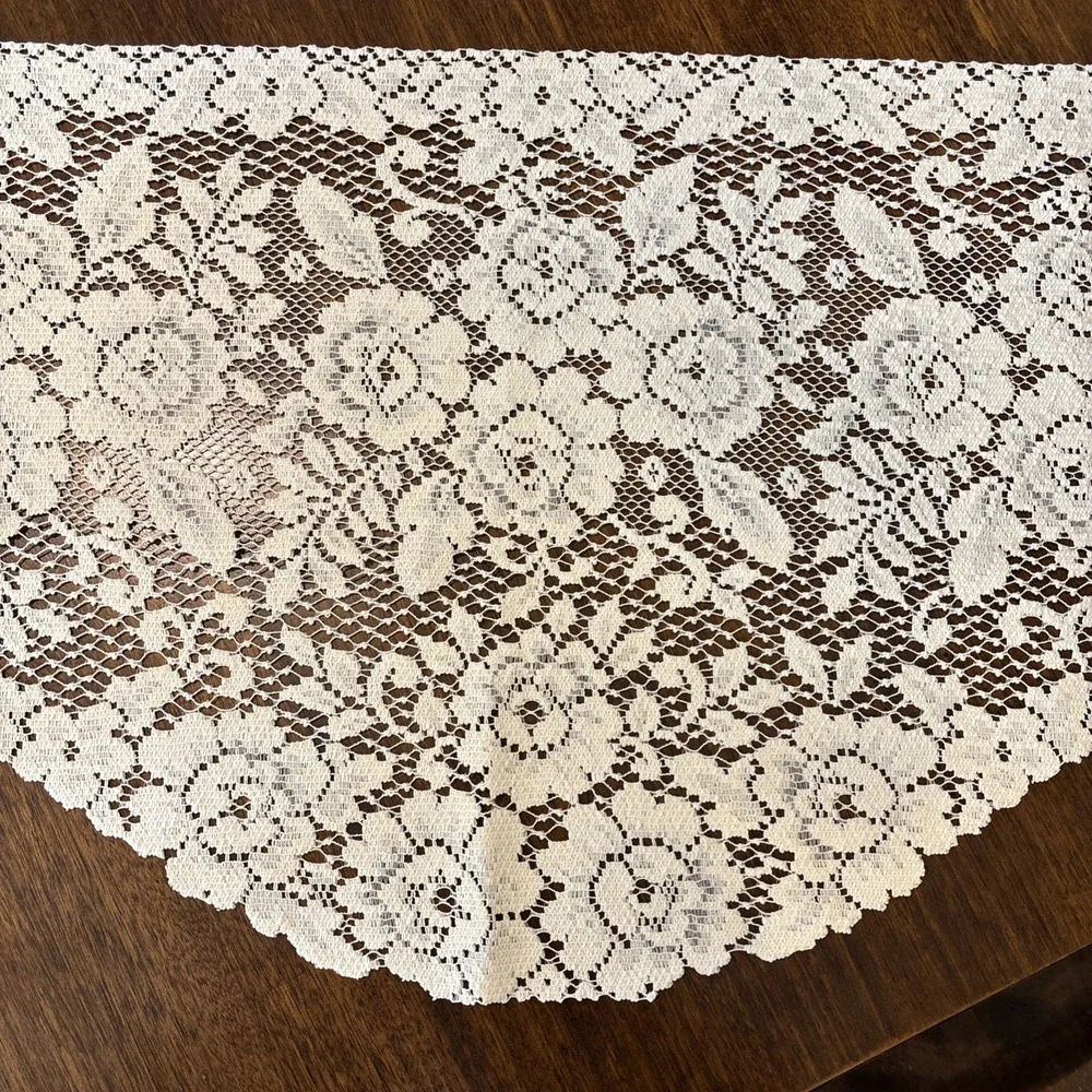 Heritage Lace Victorian Rose Man Mantle Scarf